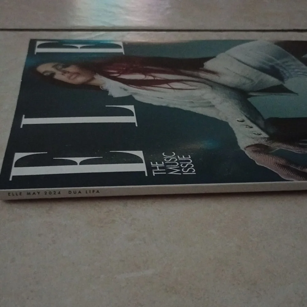 Magazine - Picture 3 of 3